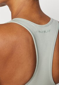 ONLY Play ONPDAISY-2 SEAM BRA  - Vidutiniškai krūtinę prilaikanti sportinė liemenėlė - aqua gray