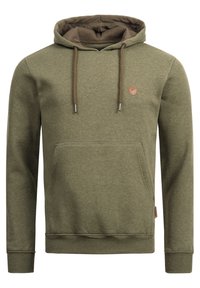 Sudadera verde oliva con capucha, bolsillo frontal y cordones marrones. Presenta puños acanalados y una pequeña etiqueta de logo en la parte delantera.