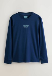 Navyblaues Langarm-T-Shirt aus Baumwolle mit Rundhalsausschnitt, das ein bedrucktes Textdesign in hellblau auf der Brust aufweist. Normale Passform.