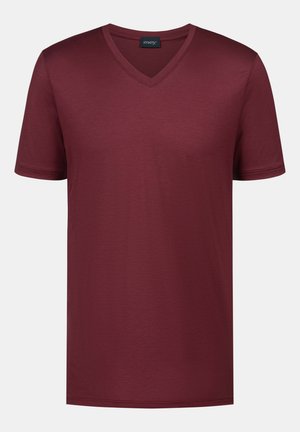 T-shirt bordeaux à col en V en tissu doux avec des manches courtes. Design simple et texture lisse, adapté à un usage décontracté.