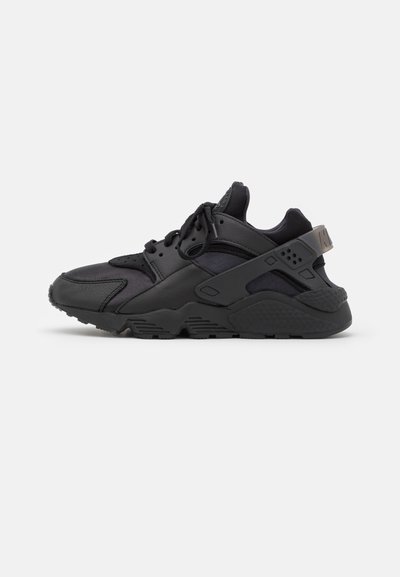 huarache trainer