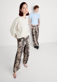 Jaded London TIGER COLOSSUS UNISEX - Traperice opuštenog kroja - brown