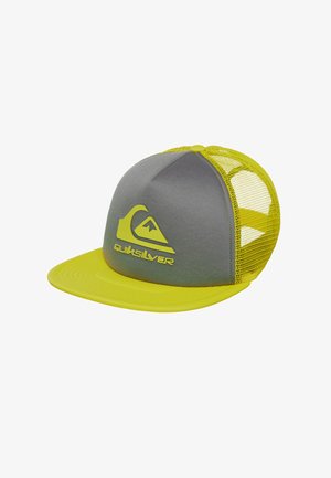 Casquette de camionneur jaune et grise avec arrière en mesh, comportant un logo Quiksilver sur le panneau avant gris et une visière plate jaune.
