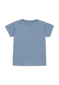 Ljusblå t-shirt med kort ärm, rund halsringning och raglanärmar. Mjuk textur och enkel design utan mönster eller grafik.