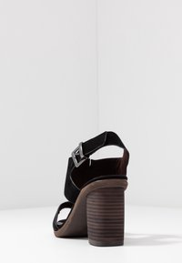 Tamaris Korolliset sandaalit - black