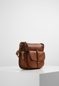 fossil ryder medium