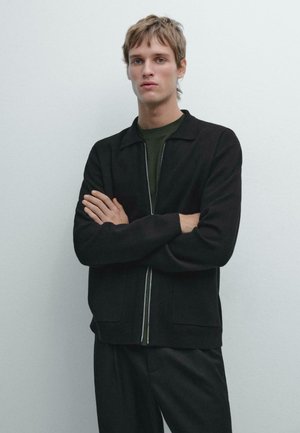 ZIP-UP WITH POCKETS  - Strickjacke - black