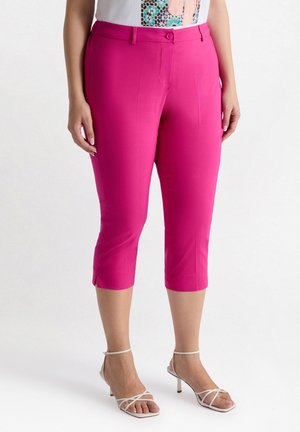 CAPRI CON SPACCHI AL FONDO - Shorts - fucsia