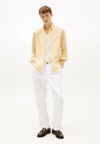 Tommy Hilfiger FLEX SHIRT - Camicia - citronella