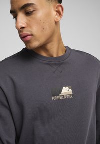Puma BETTER CREW - Pusa - galactic gray