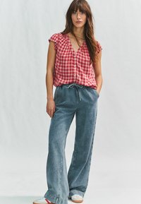 Next REGULAR FIT BLEND RUFFLE SLEEVE  - Blouse - pink red gingham