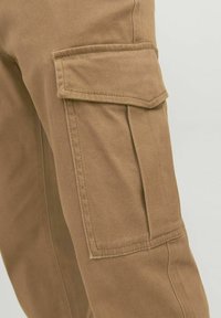 Jack & Jones JJIMARCO JJJOE CUFFED  - Cargo trousers - otter
