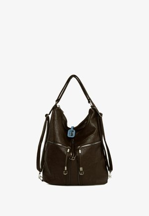 Bruine nep leren handtas met een gestructureerde afwerking, een slungelige vorm, twee ritszakken aan de voorkant en dubbele schouderbanden.