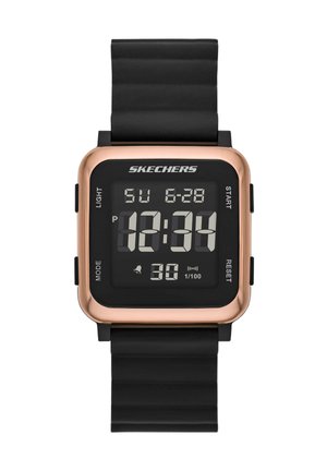 Reloj digital Skechers con esfera cuadrada negra, marco en oro rosa, correa negra texturizada, mostrando la hora 12:34, fecha y varios botones de funciones.