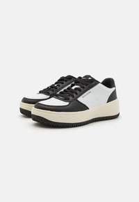 Skechers GRAND 92 - Sportcipő - white/black