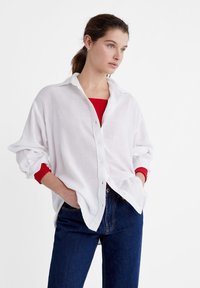 Stradivarius RUSTIKALES DAILY - Blus - white
