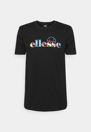 Czarny T-shirt z krótkim rękawem z kolorowym logo "ellesse" z zaokrąglonymi akcentami. Wykonany z bawełny o gładkiej fakturze.