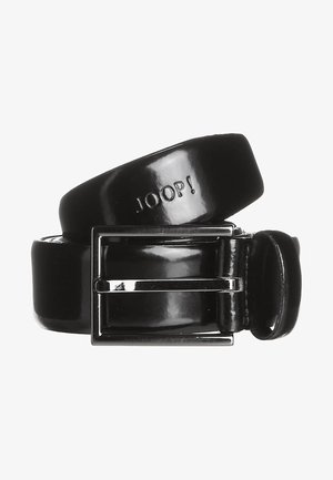 Fekete lakkbőr öv fényes felülettel, fémből készült ezüst csattal és a pánton domborított "JOOP!" logóval.