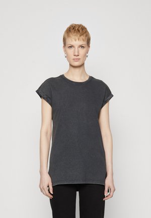 Heavy Lili Red Tee 600079162blk main image 0