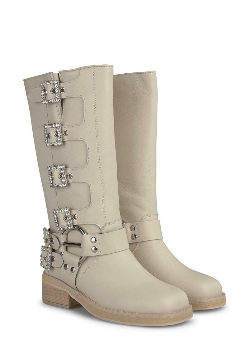 Knee White Buckle Ankle Boots Alma En Pena Cowboy/biker Ankle Boot - Main Image