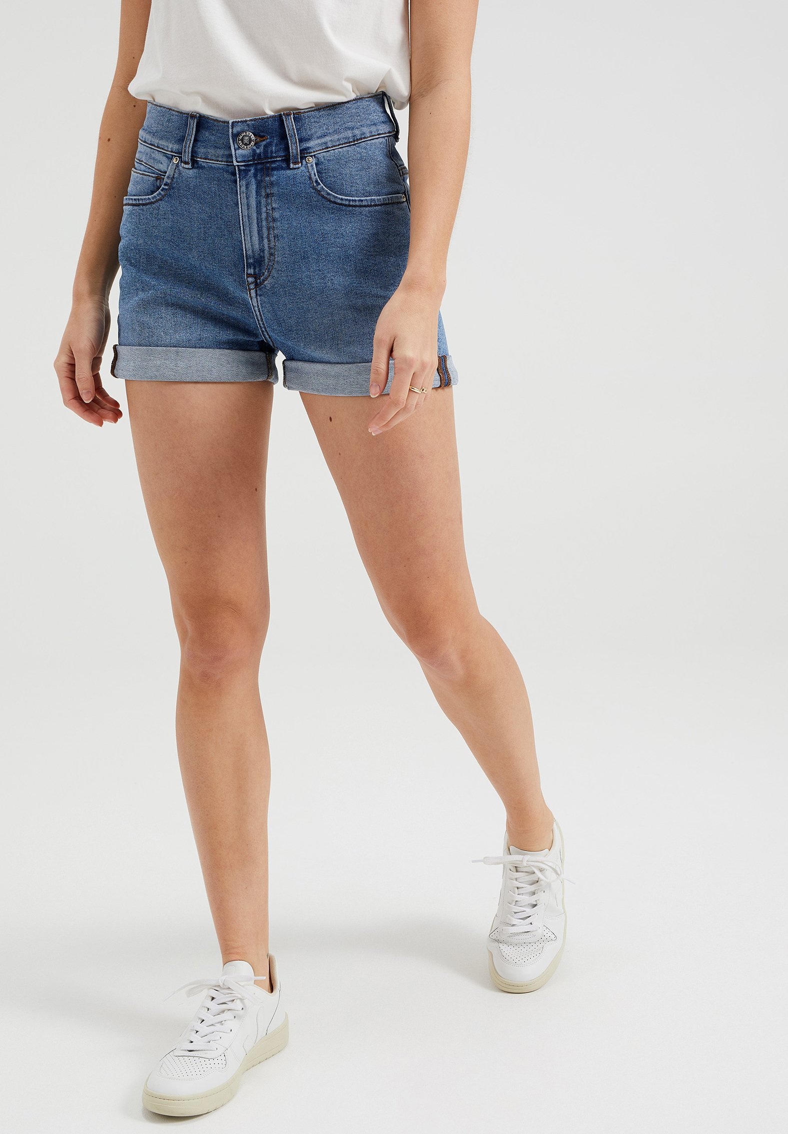 BLUE RIDGE - Denim shorts - blue 