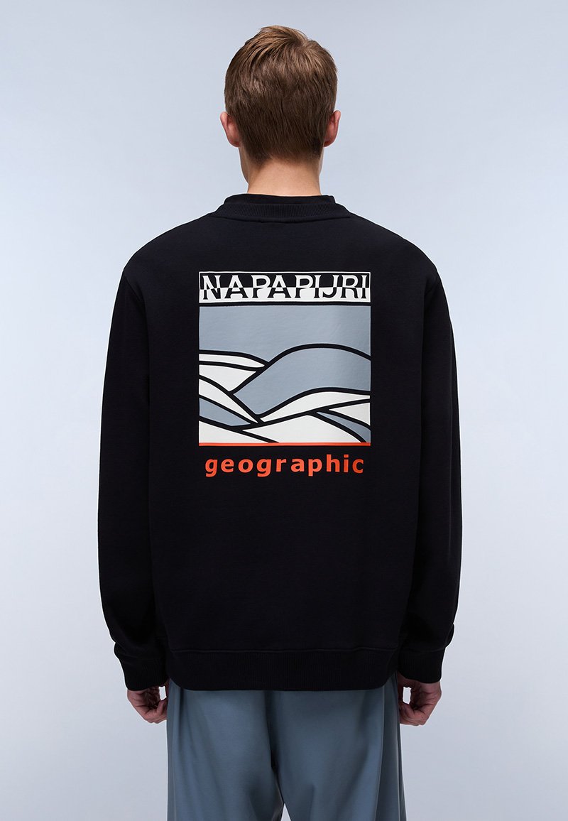 Black sweatshirt featuring a graphic design with blue waves and text "NAPAPIJRI" and "geographic" in orange. Ribbed neck and cuffs.