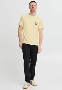 Blend BHJACKSON - T-shirts med print - bleached sand