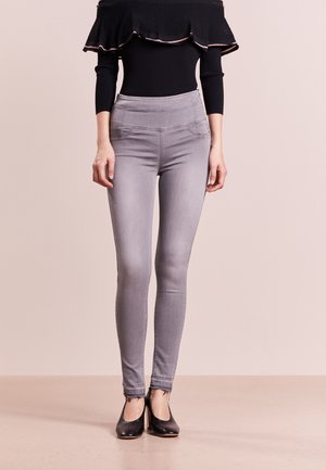 Jeansy Skinny Fit