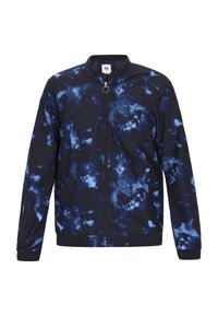 Marineblauwe bomberjack met een tie-dye patroon in verschillende tinten blauw, afgewerkt met een rits aan de voorkant en geribbelde manchetten en zoom.