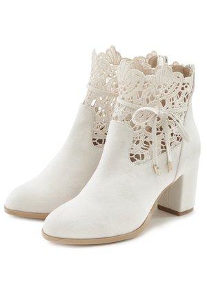 Classic ankle boots - beige