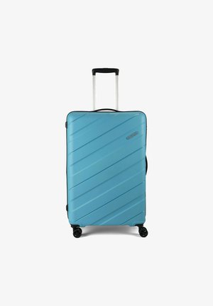 Hartschalenkoffer in Hellblau mit diagonalem Linienmuster, ausgestattet mit einem Teleskopgriff, schwarzen Akzenten und vier Rädern für Mobilität.