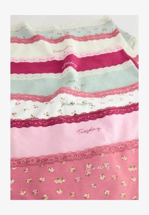 Farverigt bomuldsstof med blomster mønstre og broderede dagsmærker. Har blonder i forskellige nuancer, arrangeret i vandrette striber.