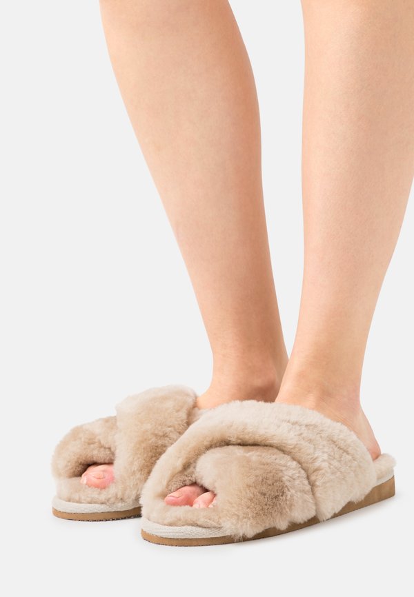 LOVISA - Slippers - honey