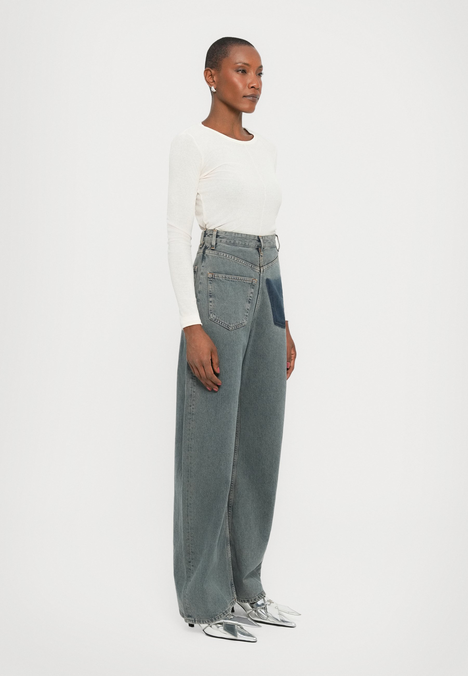 MM6 Maison Margiela PANTS 5 POCKETS - Relaxed fit jeans MM6 Maison Margiela PANTS 5 POCKETS - Relaxed fit jeans