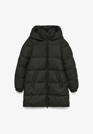 Mustast täidisjope kapuutsiga, soonikkoes mansettide, esikäistme tõmblukuga ja kahe küljetaskuga, sileda ja läikiva tekstuuriga.