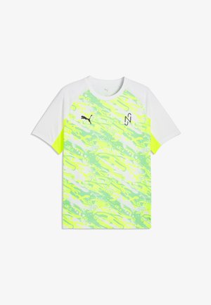Sportshirt met korte mouwen met witte mouwen, neongele en lichtgroene abstracte patroon aan de voorkant, Puma-logo en gestileerd "JN"-embleem.