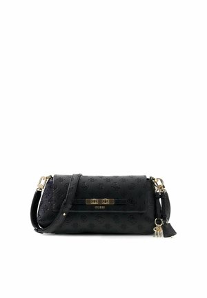 Sac à main Guess noir avec logos embossés, fermoir doré, bandoulière ajustable et breloques clés dorées décoratives sur fond blanc.