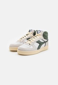 MAGIC BASKET DEMI ICONA Zapatilla Deportiva - Gender Neutral - Tienda En Línea ES