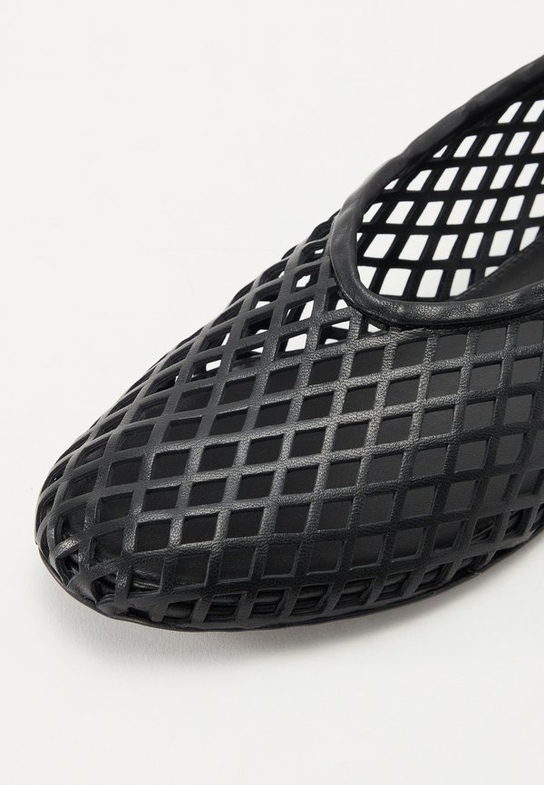 TEE PERFORATED BALLERINA FLATS - Ballet pumps2