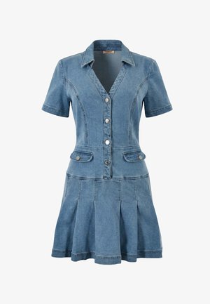 Vestito corto in denim con maniche corte, chiusura frontale con bottoni, colletto, due tasche a patta in vita e gonna plissettata.