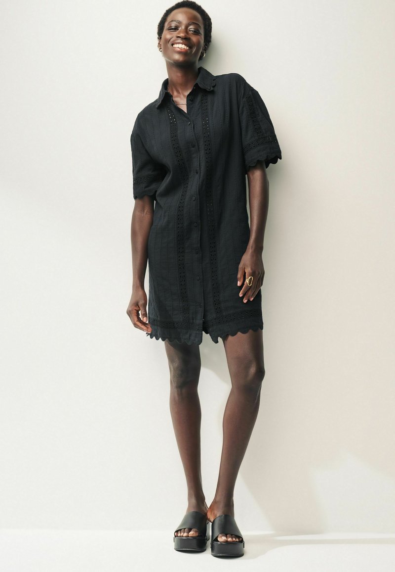 Next BRODERIE TALL - REGULAR FIT - Blusenkleid - black