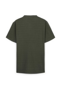 T-shirt a maniche corte di colore verde oliva in un tessuto morbido e testurizzato. Presenta un colletto rotondo e un orlo dritto con sottili righe orizzontali.
