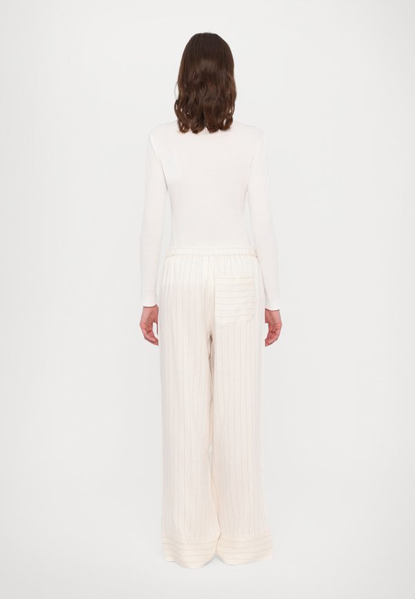 COCCIO - Trousers - bianco4