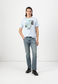 TOM TAILOR Marškinėliai su spaudiniu - light metal blue