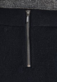 Thumbnail Image 7