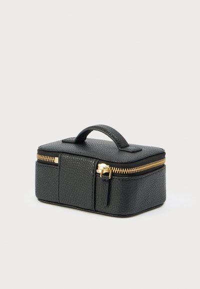 Ορθογώνια θήκη από μαύρο δέρμα με υφή, χρυστό φερμουάρ και κορυφαία λαβή. Συμπαγής σχεδιασμός, κατάλληλος για την αποθήκευση μικρών αντικειμένων.