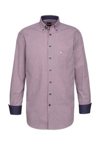Camicia a maniche lunghe a quadri rossi e blu navy con colletto a bottoni, polsini blu navy a contrasto e un piccolo logo sul petto.