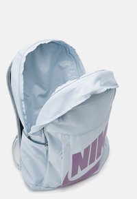 Nike Sportswear UNISEX - Mochila - aura/black/amethyst