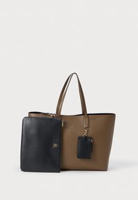 Selectat, nordic taupe