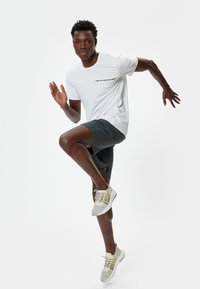 Koton SPORT  - Printtipaita - white
